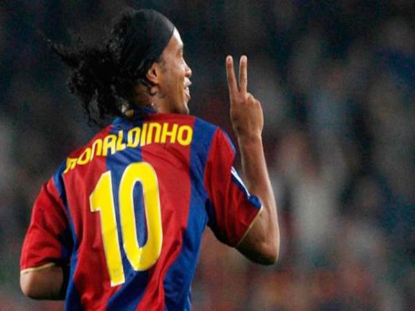 Số áo Ronaldinho ở Barca