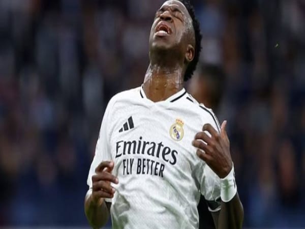 HLV và CLB giữ im lặng trước bê bối