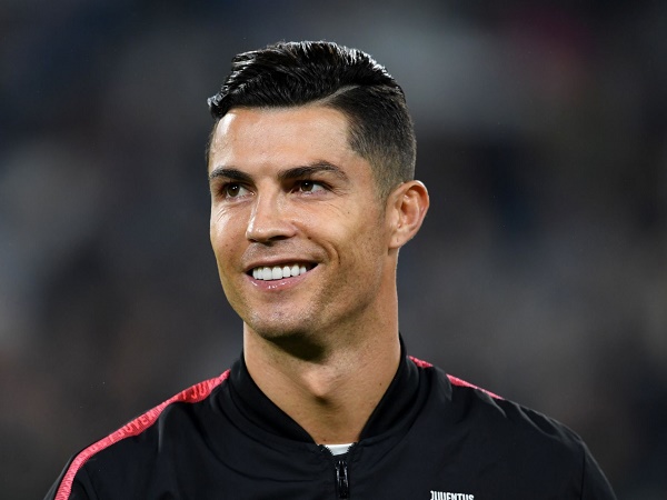 Thu nhập của Ronaldo “khủng” tới mức nào?