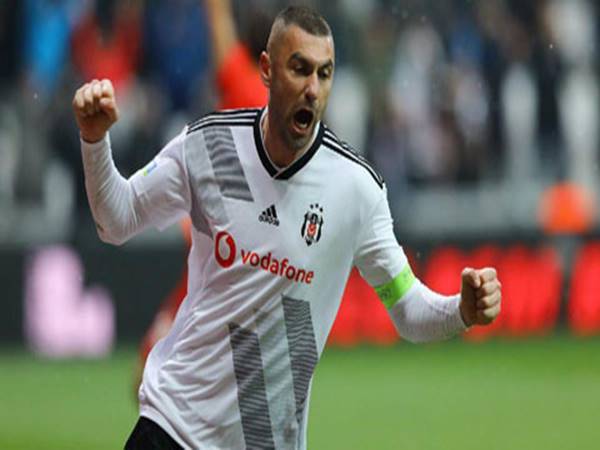 Lão tướng người Burak Yilmaz sẽ gia nhập Lille