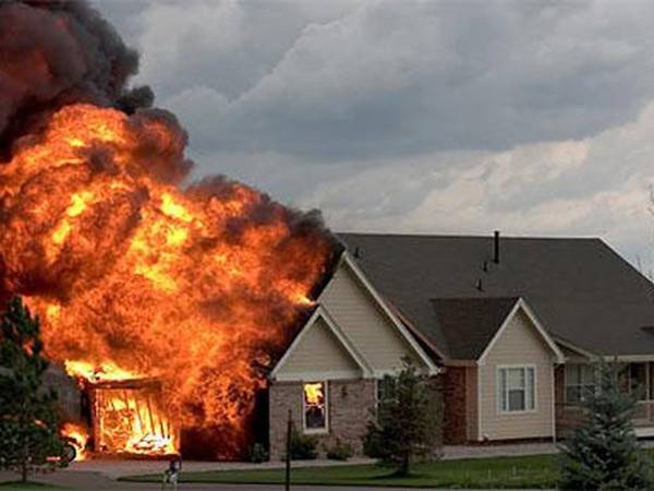 Mơ thấy cháy nhà hàng xóm đánh con xổ số nào trúng lớn?