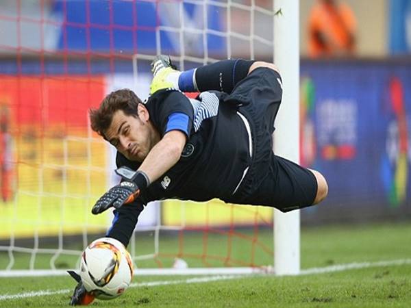 Một số mẹo nhỏ giúp thủ môn bắt penalty tốt hơn