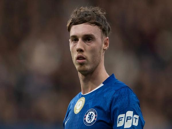 Chuyển nhượng MU: Sinclair báo giá 200 triệu bảng